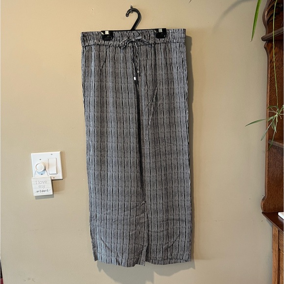 Cynthia Rowley Black & White Striped Rayon Pants - Picture 5 of 11